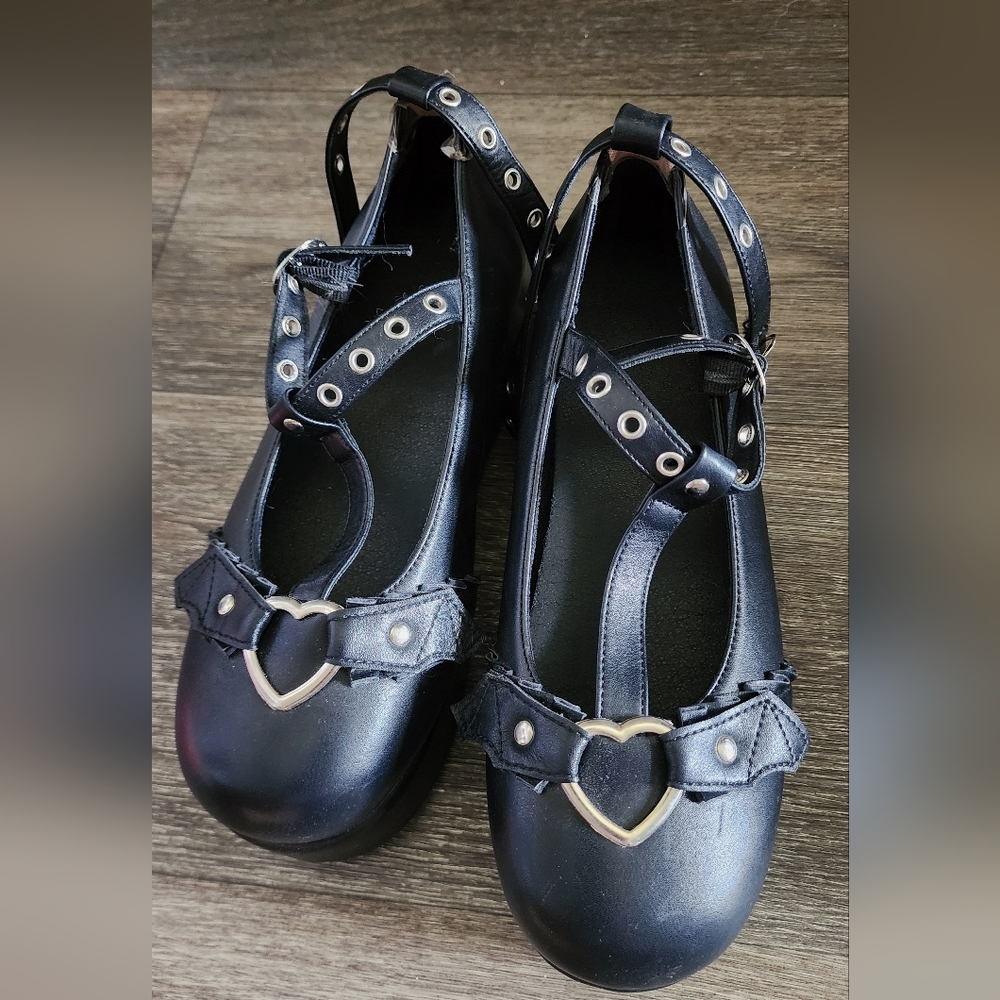 Black Heart Buckle Mary Jane Shoes